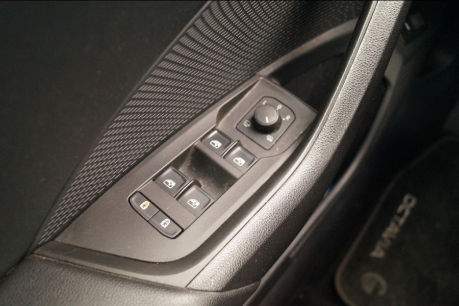 Škoda Octavia Combi 1.0 e-TSI 110pk DSG Business Edition Plus -NAVI-TREKHAAK-