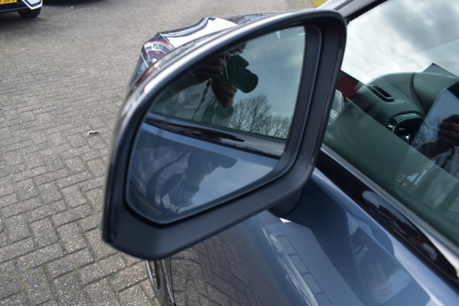 Volvo EX40 Extended Range 252PK Plus Black Ed. 82 kWh | Panodak | ACC | H&K | 20"LMV | Climate | Nubuck