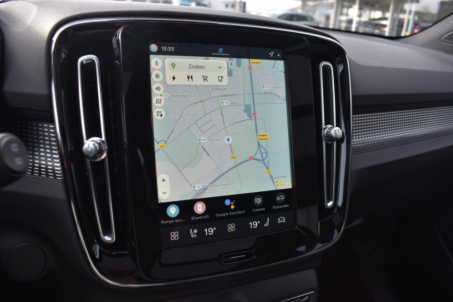 Volvo EX40 Extended Range 252PK Plus Black Ed. 82 kWh | Panodak | ACC | H&K | 20"LMV | Climate | Nubuck