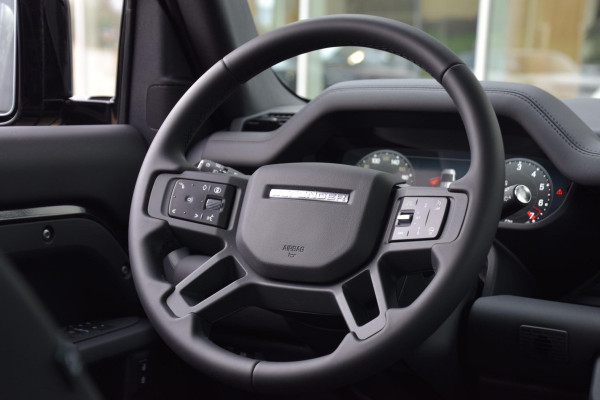 Land Rover Defender 110 P300e 110 X-Dynamic SE