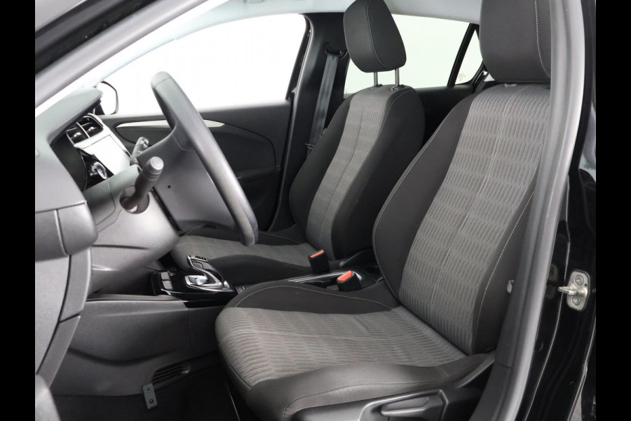 Opel CORSA-E 3 FASE 50kWH ACCU 92 % WLTP TOT 323 . AUTOMAAT . FULL NAVI . APPLE CARPLAY & ANDROID AUTO .