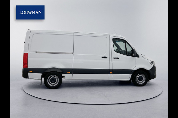 Mercedes-Benz Sprinter 319 1.9 CDI L2H1 Pro Stoelverwarming 3500kg trekhaak Distronic Navigatie BPM vrij