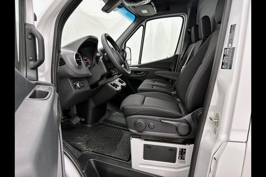 Mercedes-Benz Sprinter 319 1.9 CDI L2H1 Pro Stoelverwarming 3500kg trekhaak Distronic Navigatie BPM vrij