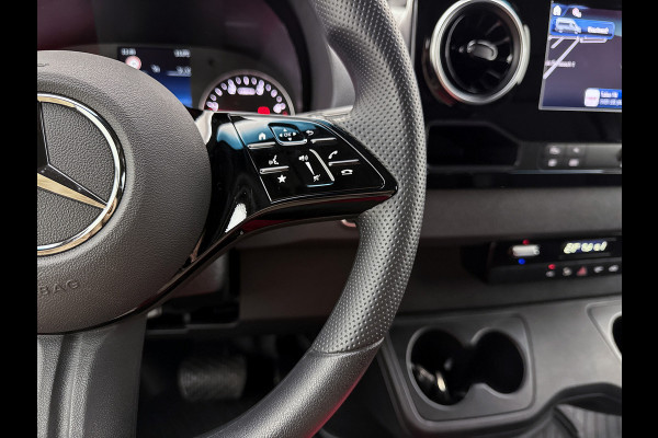 Mercedes-Benz Sprinter 319 1.9 CDI L2H1 Pro Stoelverwarming 3500kg trekhaak Distronic Navigatie BPM vrij