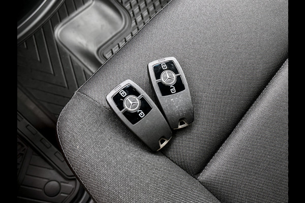 Mercedes-Benz Sprinter 319 1.9 CDI L2H1 Pro Stoelverwarming 3500kg trekhaak Distronic Navigatie BPM vrij