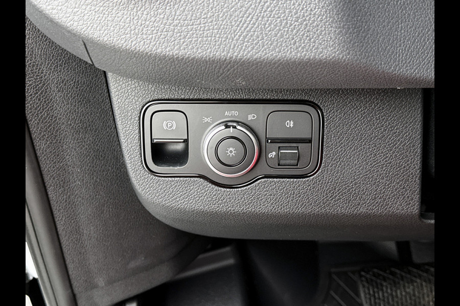 Mercedes-Benz Sprinter 319 1.9 CDI L2H1 Pro Stoelverwarming 3500kg trekhaak Distronic Navigatie BPM vrij