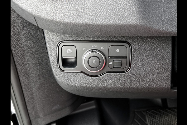 Mercedes-Benz Sprinter 319 1.9 CDI L2H1 Pro Stoelverwarming 3500kg trekhaak Distronic Navigatie BPM vrij