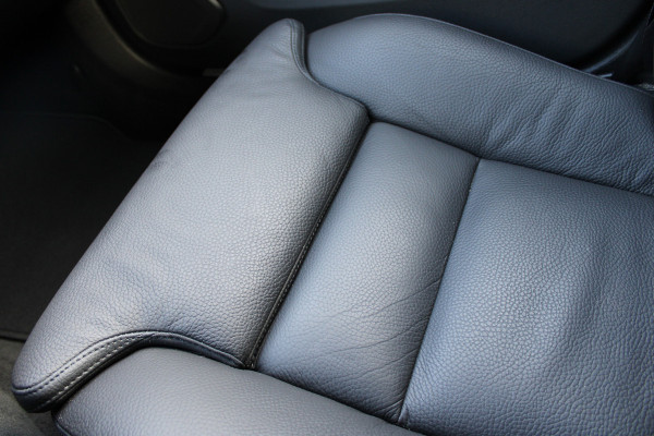 Volvo V60 2.0 T6 Plug-in hybrid AWD Plus Dark | Trekhaak | Adaptieve cruise | Memory | Camera