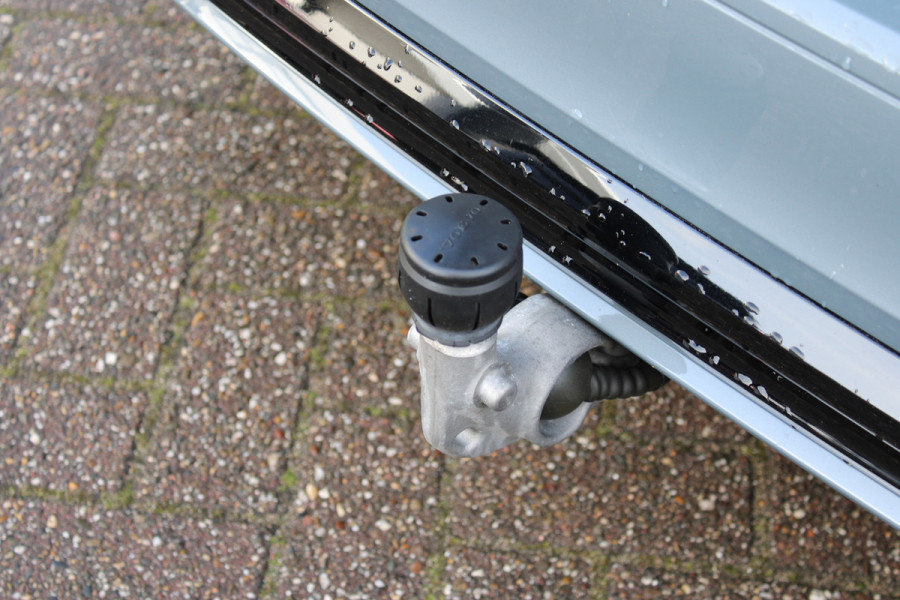 Volvo V60 2.0 T6 Plug-in hybrid AWD Plus Dark | Trekhaak | Adaptieve cruise | Memory | Camera