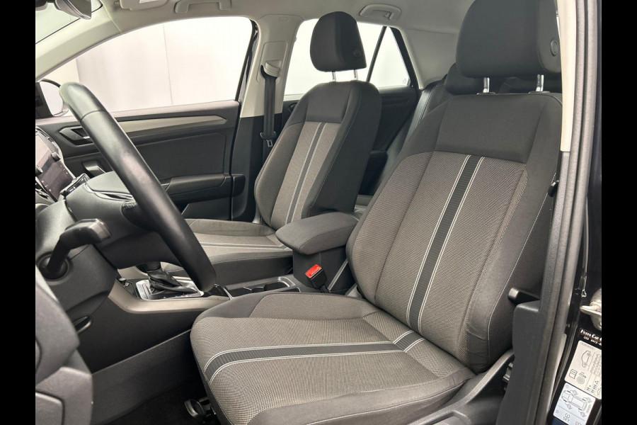 Volkswagen T-Roc 1.5 TSI Style Business Automaat Carplay Trekhaak Adaptive-cruise Navigatie