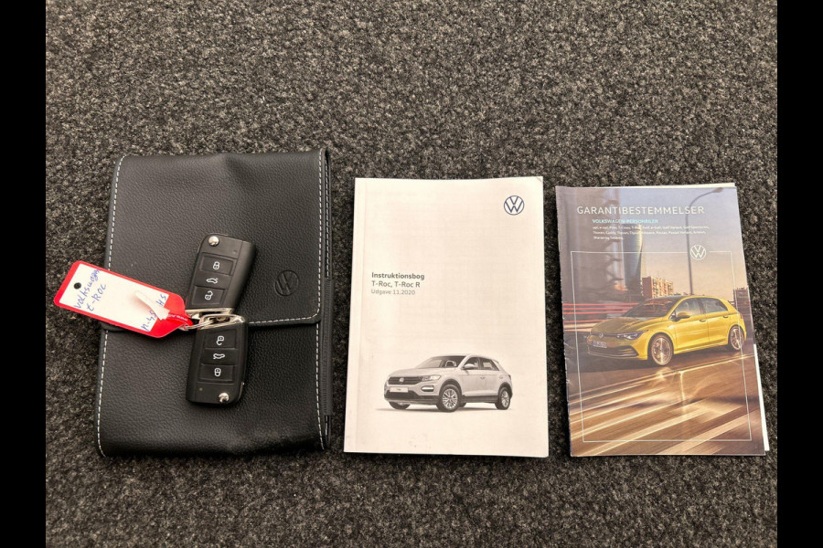 Volkswagen T-Roc 1.5 TSI Style Business Automaat Carplay Trekhaak Adaptive-cruise Navigatie