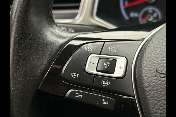 Volkswagen T-Roc 1.5 TSI Style Business Automaat Carplay Trekhaak Adaptive-cruise Navigatie
