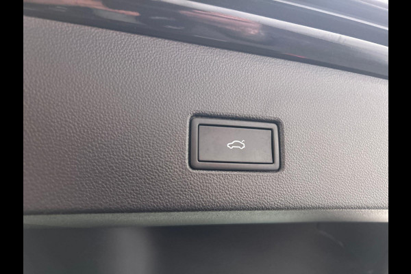 Volkswagen T-Roc 1.5 TSI Style Business Automaat Carplay Trekhaak Adaptive-cruise Navigatie