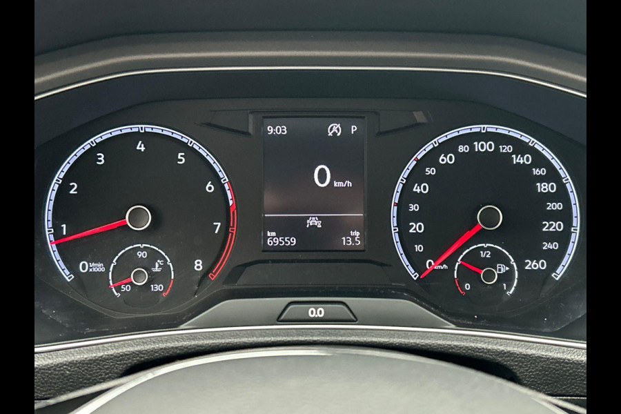 Volkswagen T-Roc 1.5 TSI Style Business Automaat Carplay Trekhaak Adaptive-cruise Navigatie