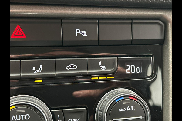 Volkswagen T-Roc 1.5 TSI Style Business Automaat Carplay Trekhaak Adaptive-cruise Navigatie