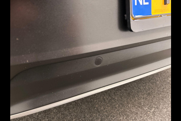 Volkswagen T-Roc 1.5 TSI Style Business Automaat Carplay Trekhaak Adaptive-cruise Navigatie