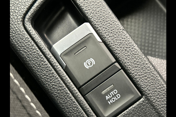 Volkswagen T-Roc 1.5 TSI Style Business Automaat Carplay Trekhaak Adaptive-cruise Navigatie