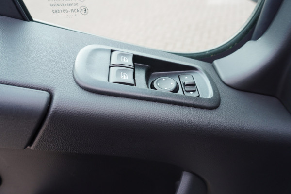 Renault Master T35 145PK L3 Comfort Bakwagen met 1.000KG laadklep | Airco | Cruise | Navi | Geveerde chauffeur stoel