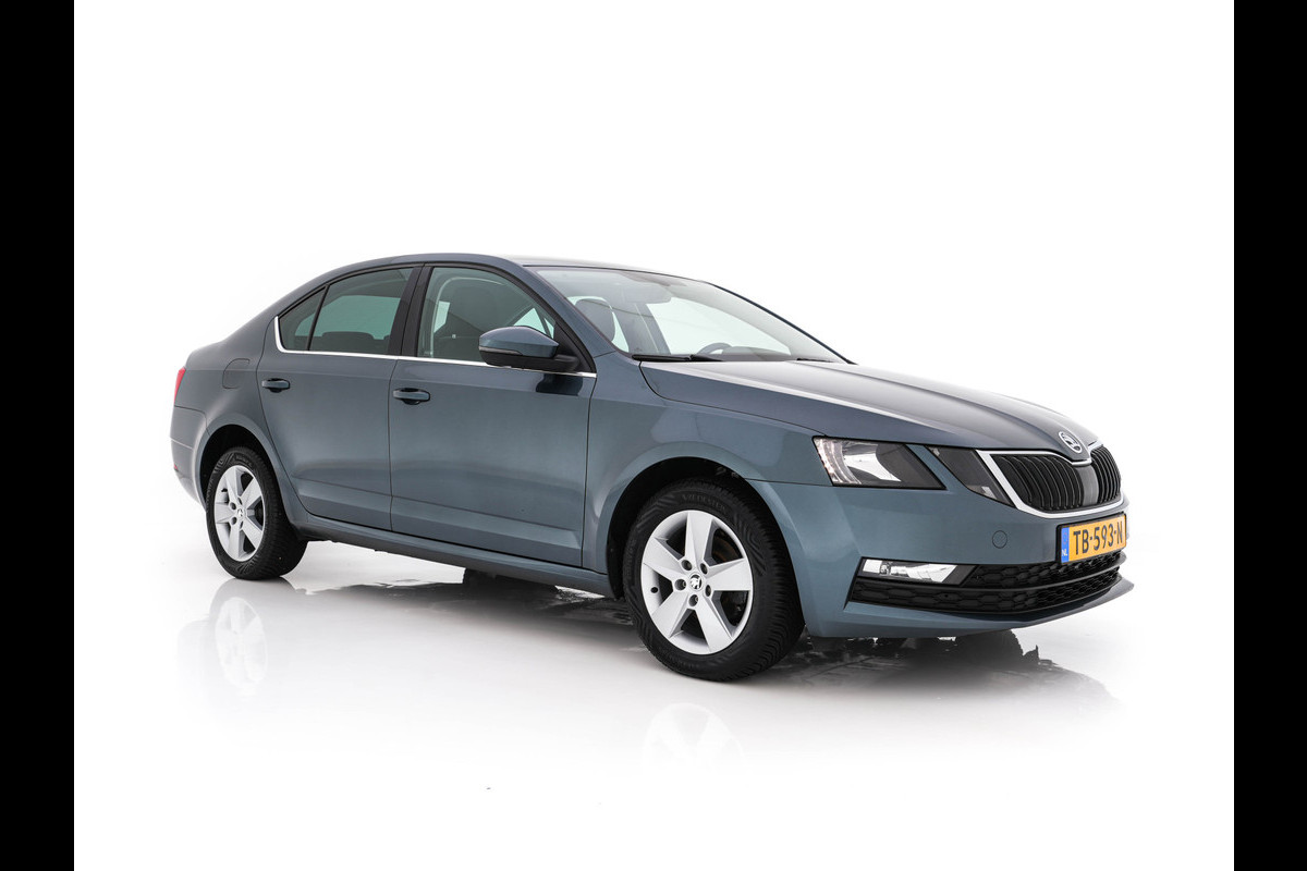 Škoda Octavia 1.6 TDI Greentech Ambition Business *LEATHER-FABRIC | NAVI-FULLMAP | HEATED-COMFORTSEATS | ECC | TOWBAR | PRIVACY-GLASS | PARKPILOT | CRUISE | 16''ALU *