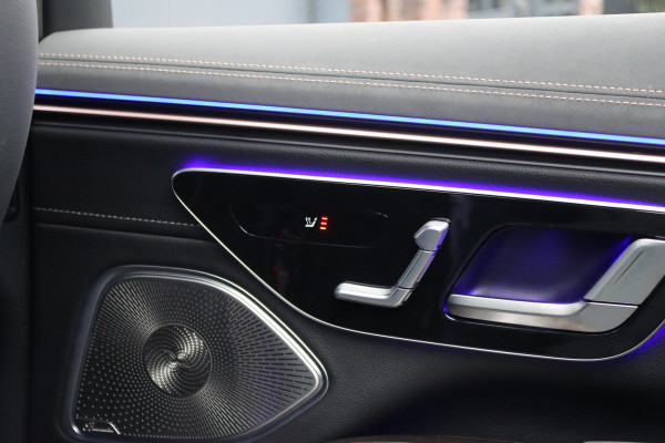 Mercedes-Benz EQS SUV 500 4MATIC Luxury Line 108 kWh | Luchtvering | Hyperscreen | Achterasbesturing | Distronic+ | Stoelventilatie | HUD | Elek. Achterbank | Burmester | Warmtepomp | Digital Light |