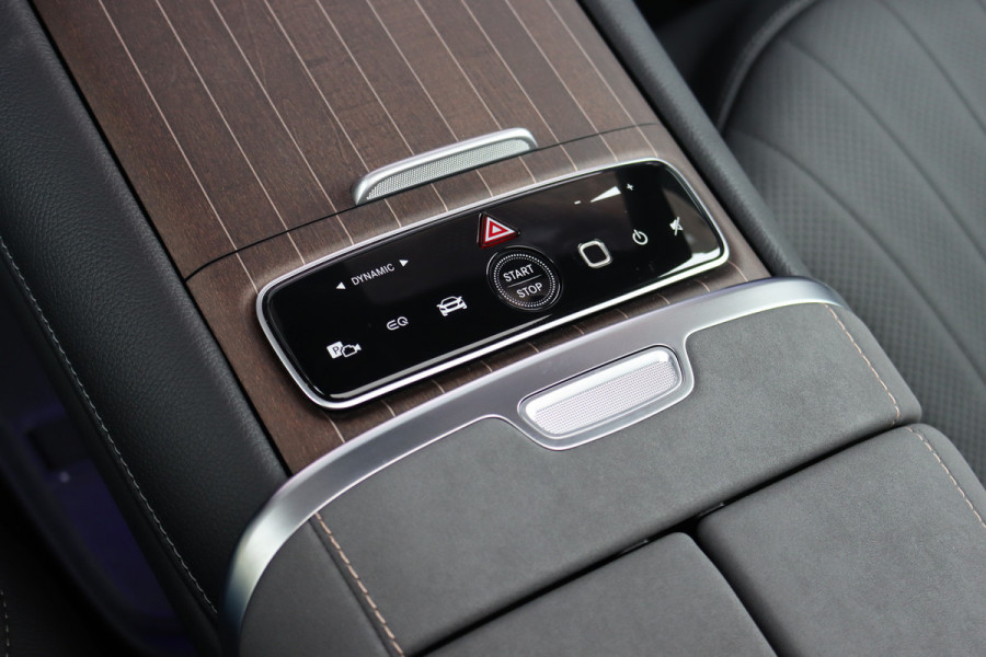 Mercedes-Benz EQS SUV 500 4MATIC Luxury Line 108 kWh | Luchtvering | Hyperscreen | Achterasbesturing | Distronic+ | Stoelventilatie | HUD | Elek. Achterbank | Burmester | Warmtepomp | Digital Light |