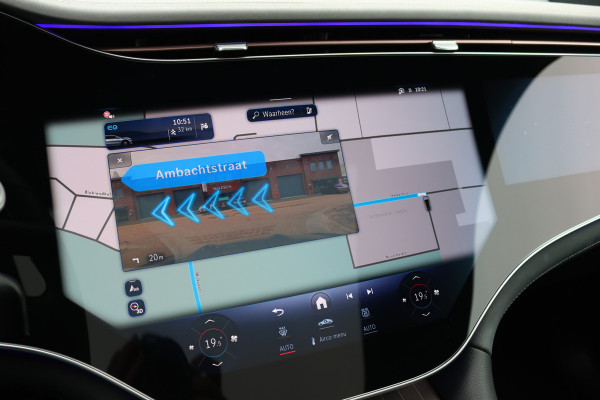 Mercedes-Benz EQS SUV 500 4MATIC Luxury Line 108 kWh | Luchtvering | Hyperscreen | Achterasbesturing | Distronic+ | Stoelventilatie | HUD | Elek. Achterbank | Burmester | Warmtepomp | Digital Light |