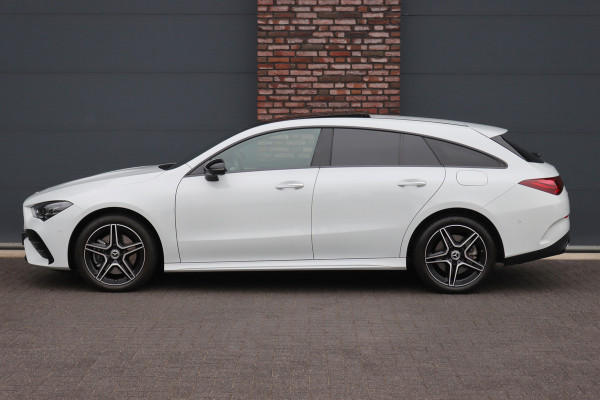 Mercedes-Benz CLA-Klasse Shooting Brake 250 e AMG Line Aut8 | Facelift | Panoramadak | Distronic+ | Memory | Verwarmd Stuuwiel | Leder | HUD | Sfeerverlichting | Augmented Reality | Surround Camera | Keyless Go |