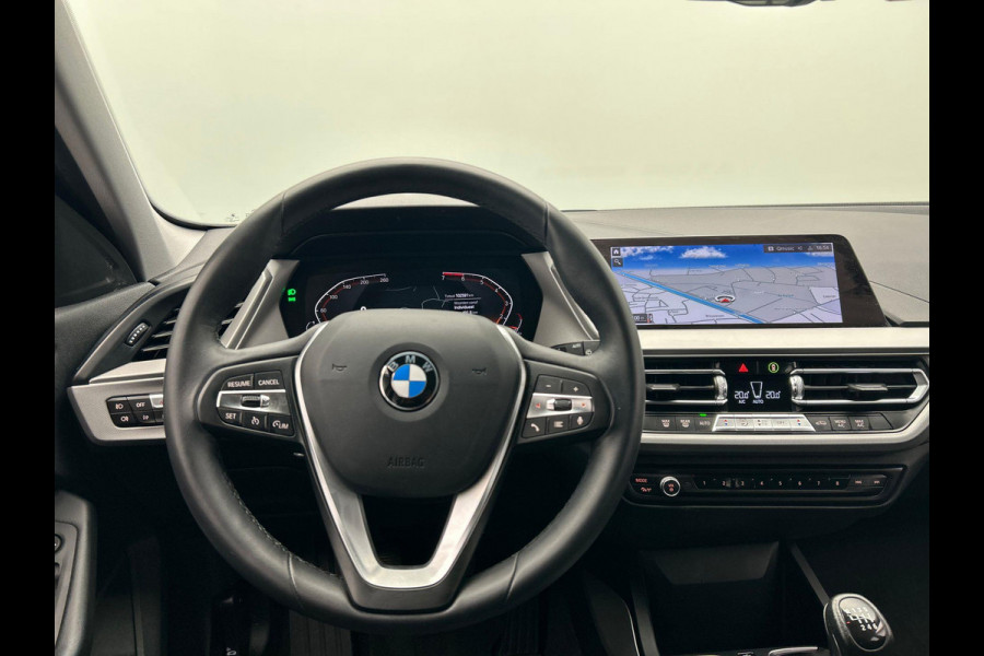 BMW 1-serie 118i Executive Edition * Origineel Nederlands * Carplay Navigatie Climate-control Cruise