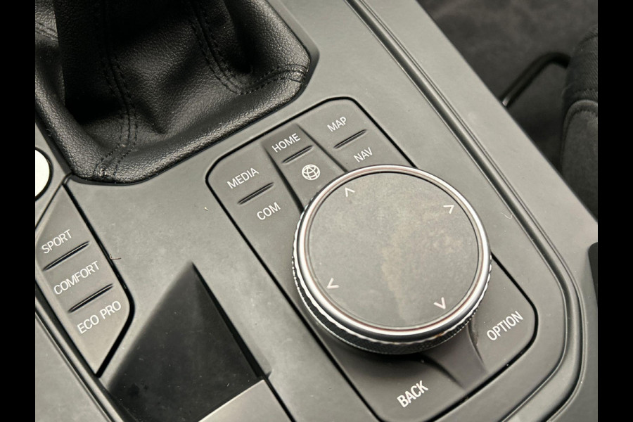 BMW 1-serie 118i Executive Edition * Origineel Nederlands * Carplay Navigatie Climate-control Cruise