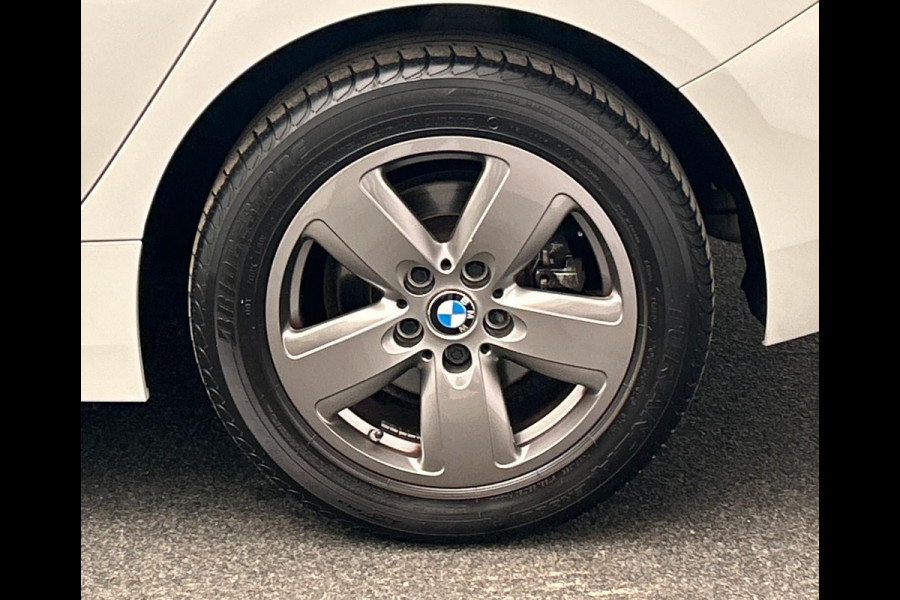 BMW 1-serie 118i Executive Edition * Origineel Nederlands * Carplay Navigatie Climate-control Cruise