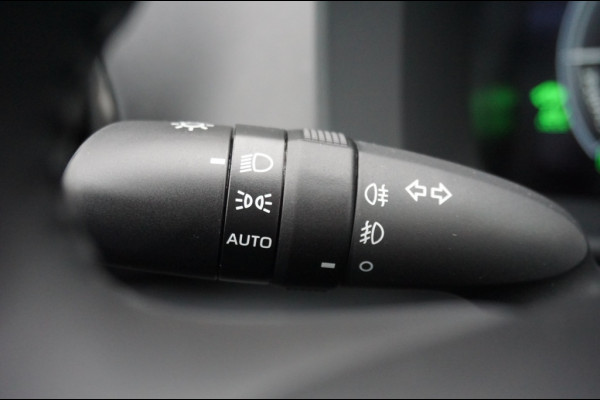 Toyota C-HR 2.0 PHEV 220PK Dynamic NIEUW | LUXE