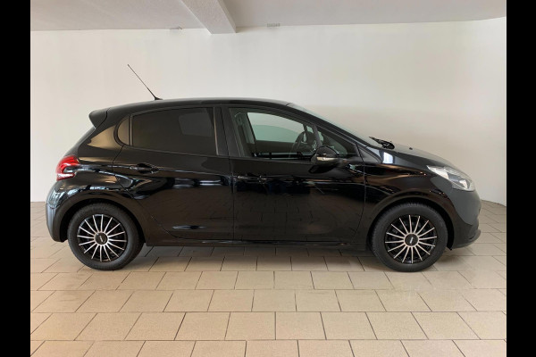 Peugeot 208 1.2 PureTech Blue Lion AIRCO NAVI CRUISE ELEK RAMEN CENT VERG SPARCO WIELDOPSET MULTI STUUR MISTLAMPEN NIEUWSTAAT