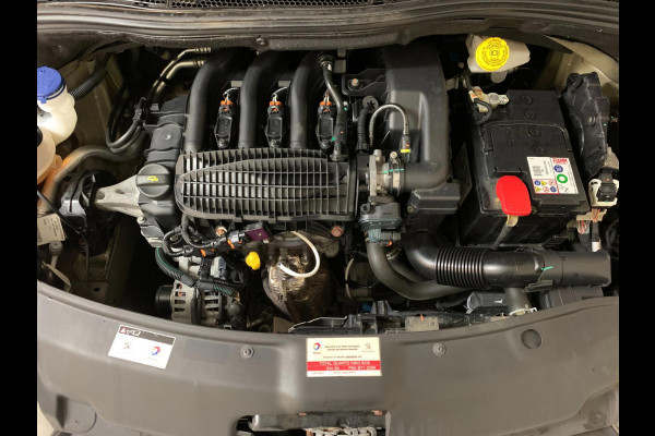 Peugeot 208 1.2 PureTech Blue Lion AIRCO NAVI CRUISE ELEK RAMEN CENT VERG SPARCO WIELDOPSET MULTI STUUR MISTLAMPEN NIEUWSTAAT