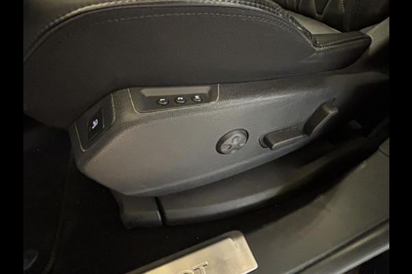 Peugeot 5008 1.6 PureTech GT-Line 7 pers | Panoramadak | Trekhaak afneembaar | Leder | Memory | Stoelverwarming | elektrisch verstelbare stoelen | Navi | Android auto / Apple carplay | Elektrische achterklep | Achteruitrijcamera