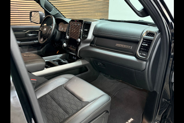 Dodge Ram 1500 5.7 V8 4x4 Crew Cab Sport | Full BLACK | Camera | ALPINE | Soft Cover | Apple Carplay | Cruise |