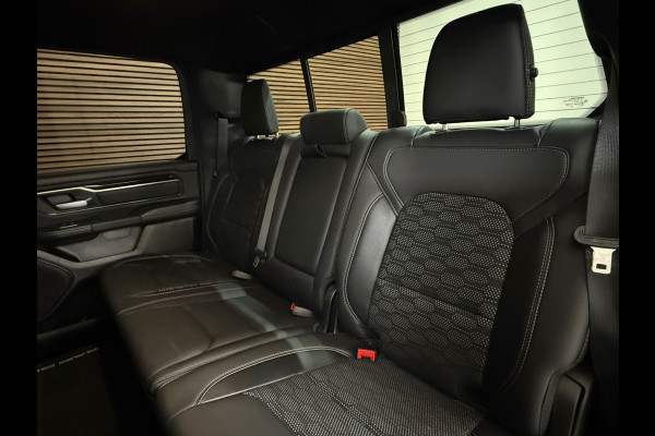 Dodge Ram 1500 5.7 V8 4x4 Crew Cab Sport | Full BLACK | Camera | ALPINE | Soft Cover | Apple Carplay | Cruise |