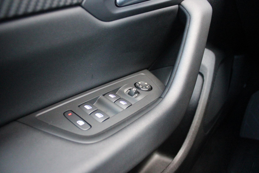 Peugeot 508 SW 1.6 HYbrid 225PK ALLURE BLACK PACK MATRIX LED KOPLAMPEN | ADAPTIEVE ACHTERVERLICHTING | SFEERVERLICHTING | NAVIGATIE | DRAADLOOS APPLE CARPLAY/ANDROID AUTO | HD CAMERA'S VOOR EN ACHTER PLUS 360 | ADAPTIEVE CRUISCONTROL | COMFORT BUSINESS PACK - AGR VOORSTOELEN MET UITSCHUIFBARE NEUS, STOELVERWARMING, ELEKTRISCH VERSTELBARE HELLINGSHOEK/LENDESTEUN | DODEHOEKBEWAKING | 18'' LICHTMETALEN VELGEN TYPE SPERONE BLACK | DONKERE HEMELBEKLEDING | ELEKTRISCH BEDIENBARE ACHTERKLEP | GLANZEND ZWARTE DAKRAILING | EXTRA GETINTE ACHTERRUITEN |