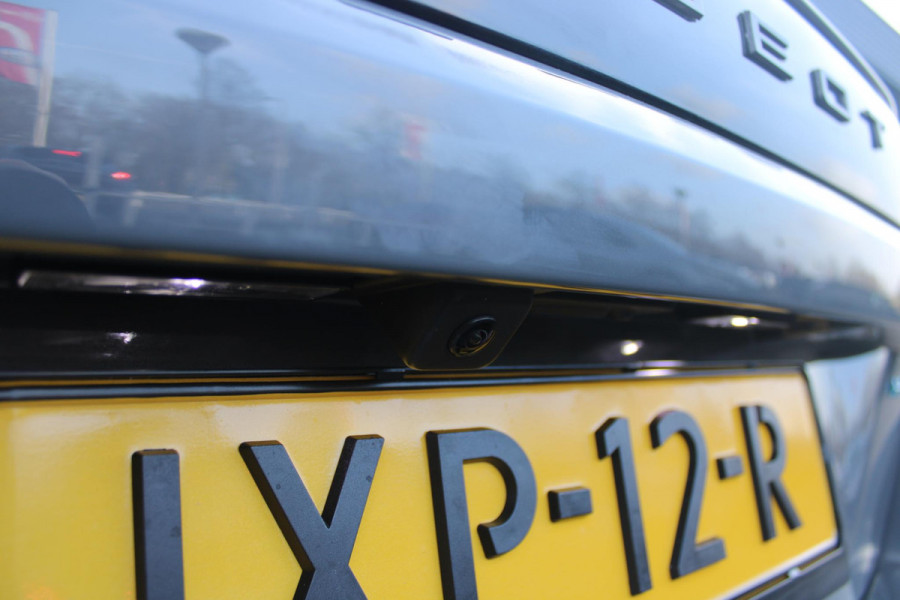 Peugeot 508 SW 1.6 HYbrid 225PK ALLURE BLACK PACK MATRIX LED KOPLAMPEN | ADAPTIEVE ACHTERVERLICHTING | SFEERVERLICHTING | NAVIGATIE | DRAADLOOS APPLE CARPLAY/ANDROID AUTO | HD CAMERA'S VOOR EN ACHTER PLUS 360 | ADAPTIEVE CRUISCONTROL | COMFORT BUSINESS PACK - AGR VOORSTOELEN MET UITSCHUIFBARE NEUS, STOELVERWARMING, ELEKTRISCH VERSTELBARE HELLINGSHOEK/LENDESTEUN | DODEHOEKBEWAKING | 18'' LICHTMETALEN VELGEN TYPE SPERONE BLACK | DONKERE HEMELBEKLEDING | ELEKTRISCH BEDIENBARE ACHTERKLEP | GLANZEND ZWARTE DAKRAILING | EXTRA GETINTE ACHTERRUITEN |