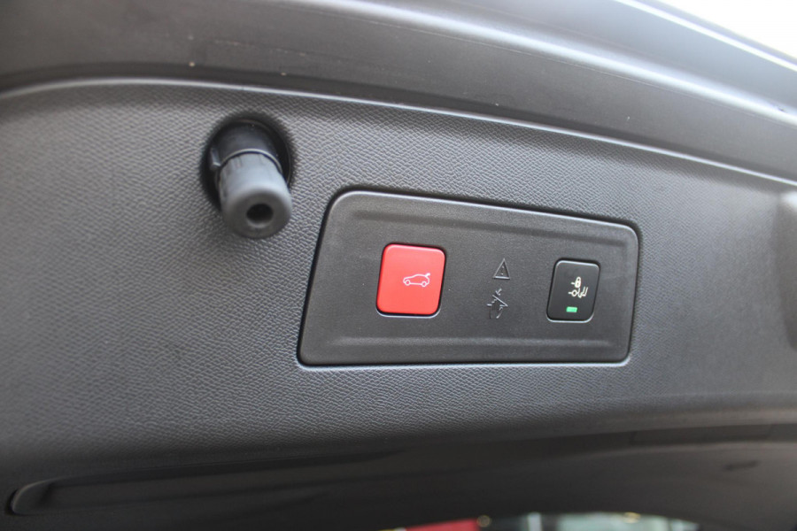 Peugeot 508 SW 1.6 HYbrid 225PK ALLURE BLACK PACK MATRIX LED KOPLAMPEN | ADAPTIEVE ACHTERVERLICHTING | SFEERVERLICHTING | NAVIGATIE | DRAADLOOS APPLE CARPLAY/ANDROID AUTO | HD CAMERA'S VOOR EN ACHTER PLUS 360 | ADAPTIEVE CRUISCONTROL | COMFORT BUSINESS PACK - AGR VOORSTOELEN MET UITSCHUIFBARE NEUS, STOELVERWARMING, ELEKTRISCH VERSTELBARE HELLINGSHOEK/LENDESTEUN | DODEHOEKBEWAKING | 18'' LICHTMETALEN VELGEN TYPE SPERONE BLACK | DONKERE HEMELBEKLEDING | ELEKTRISCH BEDIENBARE ACHTERKLEP | GLANZEND ZWARTE DAKRAILING | EXTRA GETINTE ACHTERRUITEN |