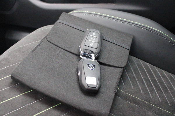 Peugeot 2008 1.2 130PK AUTOMAAT GT PACK | ELEKTRISCH BEDIENBARE BESTUURDERSSTOEL | NAVIGATIE | FULL LED KOPLAMPEN | DRAADLOZE APPLE CARPLAY/ANDROID AUTO | ADAPTIVE CRUISE CONTROL | CAMERA VOOR + ACHTER | CLIMATE CONTROL | LICHTMETALEN VELGEN 17" | KEYLESS ENTRY/START | DAB+ RADIO | ALCANTARA/LEDEREN BEKLEDING  | DODEHOEK DETECTIE | PARKEERSENSOREN VOOR + ACHTER | STOEL VERWARMING |