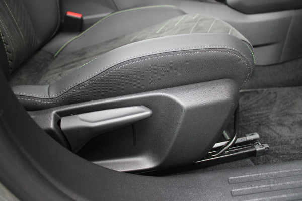 Peugeot 2008 1.2 130PK AUTOMAAT GT PACK | ELEKTRISCH BEDIENBARE BESTUURDERSSTOEL | NAVIGATIE | FULL LED KOPLAMPEN | DRAADLOZE APPLE CARPLAY/ANDROID AUTO | ADAPTIVE CRUISE CONTROL | CAMERA VOOR + ACHTER | CLIMATE CONTROL | LICHTMETALEN VELGEN 17" | KEYLESS ENTRY/START | DAB+ RADIO | ALCANTARA/LEDEREN BEKLEDING  | DODEHOEK DETECTIE | PARKEERSENSOREN VOOR + ACHTER | STOEL VERWARMING |