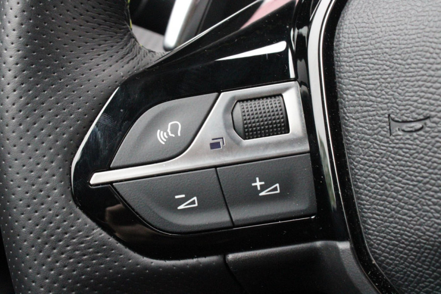 Peugeot 2008 1.2 130PK AUTOMAAT GT PACK | ELEKTRISCH BEDIENBARE BESTUURDERSSTOEL | NAVIGATIE | FULL LED KOPLAMPEN | DRAADLOZE APPLE CARPLAY/ANDROID AUTO | ADAPTIVE CRUISE CONTROL | CAMERA VOOR + ACHTER | CLIMATE CONTROL | LICHTMETALEN VELGEN 17" | KEYLESS ENTRY/START | DAB+ RADIO | ALCANTARA/LEDEREN BEKLEDING  | DODEHOEK DETECTIE | PARKEERSENSOREN VOOR + ACHTER | STOEL VERWARMING |