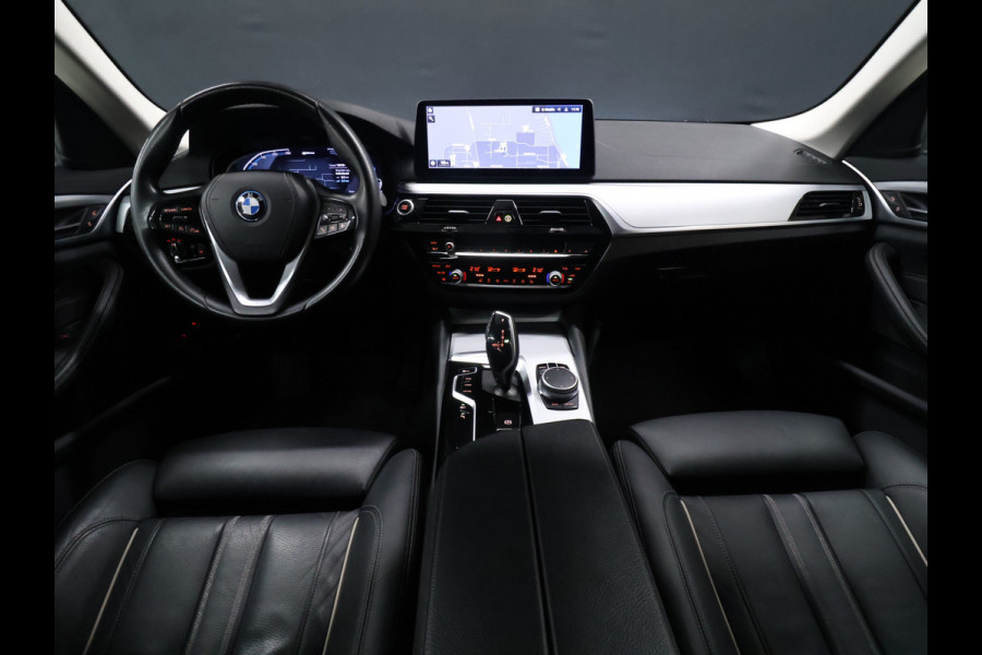 BMW 5 Serie Touring 530e Business Edition Plus [APPLE CARPLAY, ANDROID AUTO, VOL LEDER, MEMORY SEATS, SPORTSTOELEN, LASER LIGHT, NIEUWSTAAT]