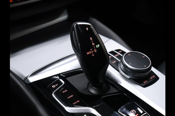 BMW 5 Serie Touring 530e Business Edition Plus [APPLE CARPLAY, ANDROID AUTO, VOL LEDER, MEMORY SEATS, SPORTSTOELEN, LASER LIGHT, NIEUWSTAAT]