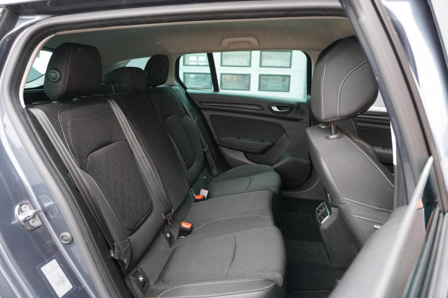 Renault Mégane Estate 1.3 TCe AUT. + TREKHAAK / CARPLAY