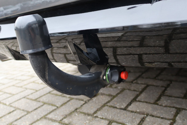 Peugeot 508 SW 1.6 HYbrid Active Pack Business Navi / Cruise / 360 Camera / Trekkaak / Lichtmetaal.