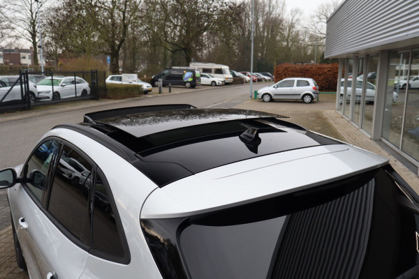 Ford Kuga 2.5 PHEV ST-Line 225 Pk / Panoramadak, Climate / Cruise / Camera / B&O / Trekhaak / 19".
