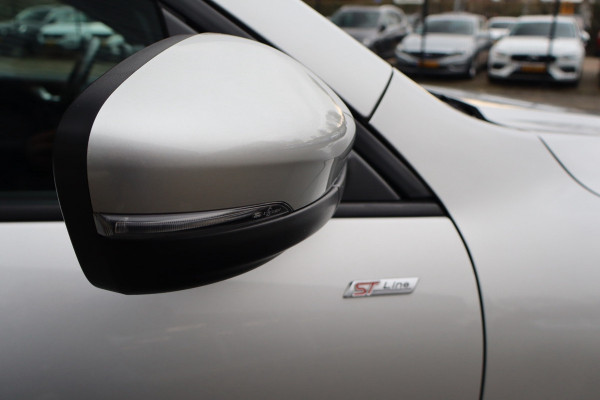 Ford Kuga 2.5 PHEV ST-Line 225 Pk / Panoramadak, Climate / Cruise / Camera / B&O / Trekhaak / 19".