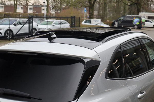 Ford Kuga 2.5 PHEV ST-Line 225 Pk / Panoramadak, Climate / Cruise / Camera / B&O / Trekhaak / 19".