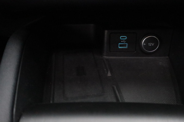 Ford Kuga 2.5 PHEV ST-Line 225 Pk / Panoramadak, Climate / Cruise / Camera / B&O / Trekhaak / 19".